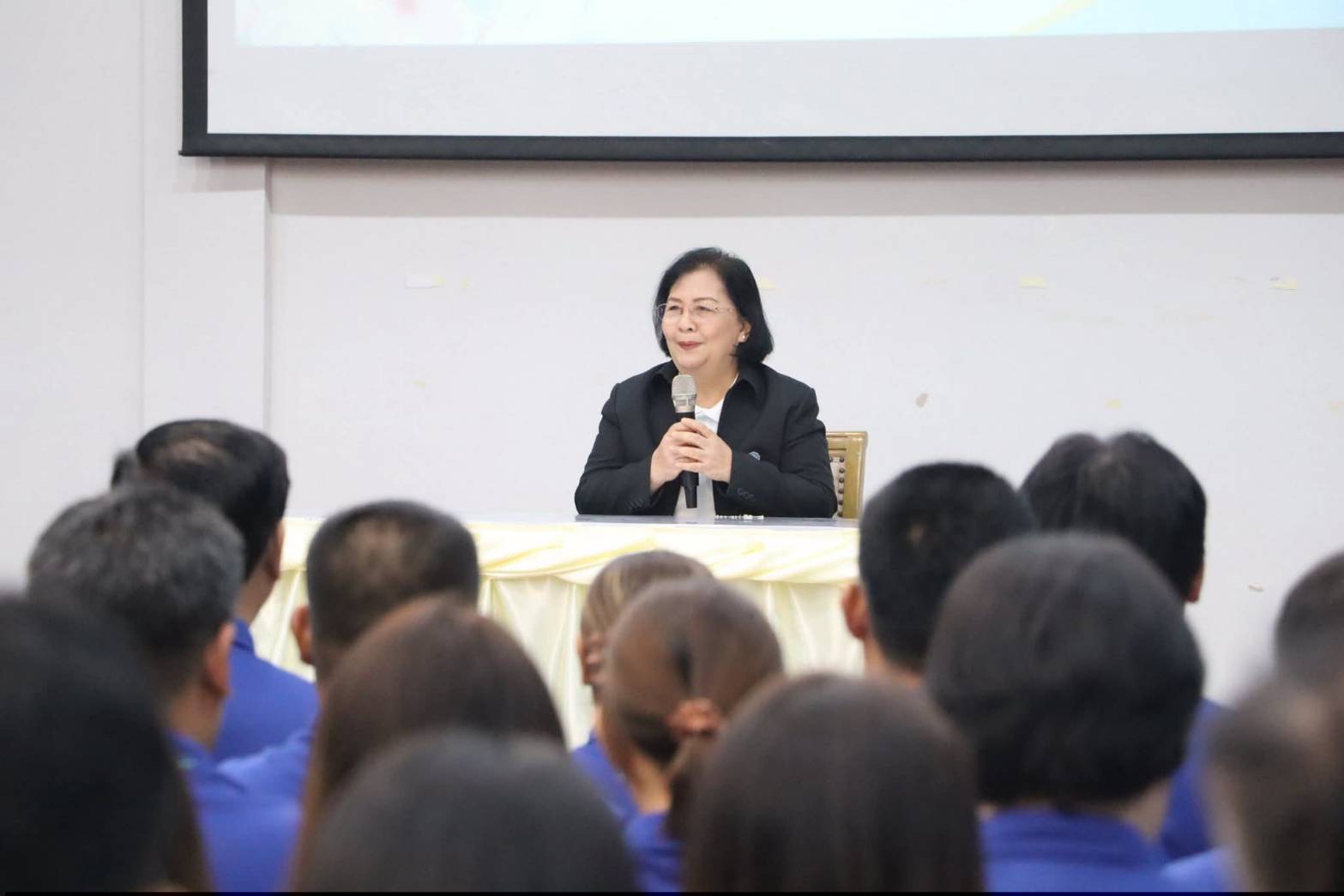 title - รองปลัดกระทรวงเกษตรและสหกรณ์ เป็นประธานในพิธีปิดและมอบประกาศนียบัตรแก่ผู้ผ่านการฝึกอบรมหลักสูตร นักบริหารการพัฒนาการเกษตรและสหกรณ์ ระดับต้น รุ่นที่ 80 ณ หอประชุมหม่อมราชวงศ์หญิงรสลิน คัคณางค์ ศูนย์ส่งเสริมและพัฒนาอาชีพเสริมนอกภาคการเกษตร (ศูนย์ศิลปาชีพ บางไทรฯ (เดิม))